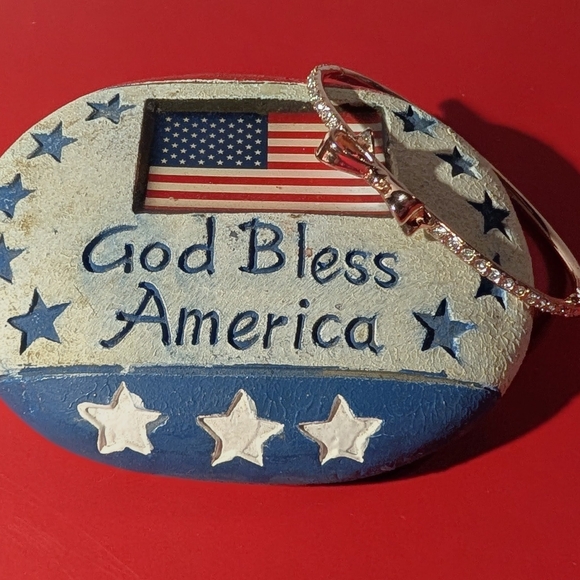 Kate Spade Elegant Rose Gold Bow Bracelet - Picture 3 of 7